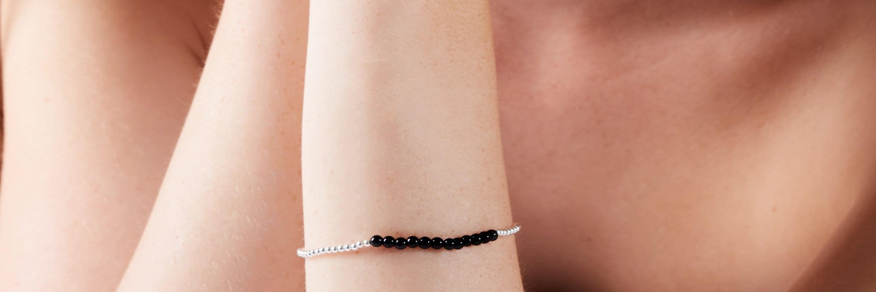 Silberarmbänder mit Edelsteinen - von fein und dezent bis ausdrucksstark