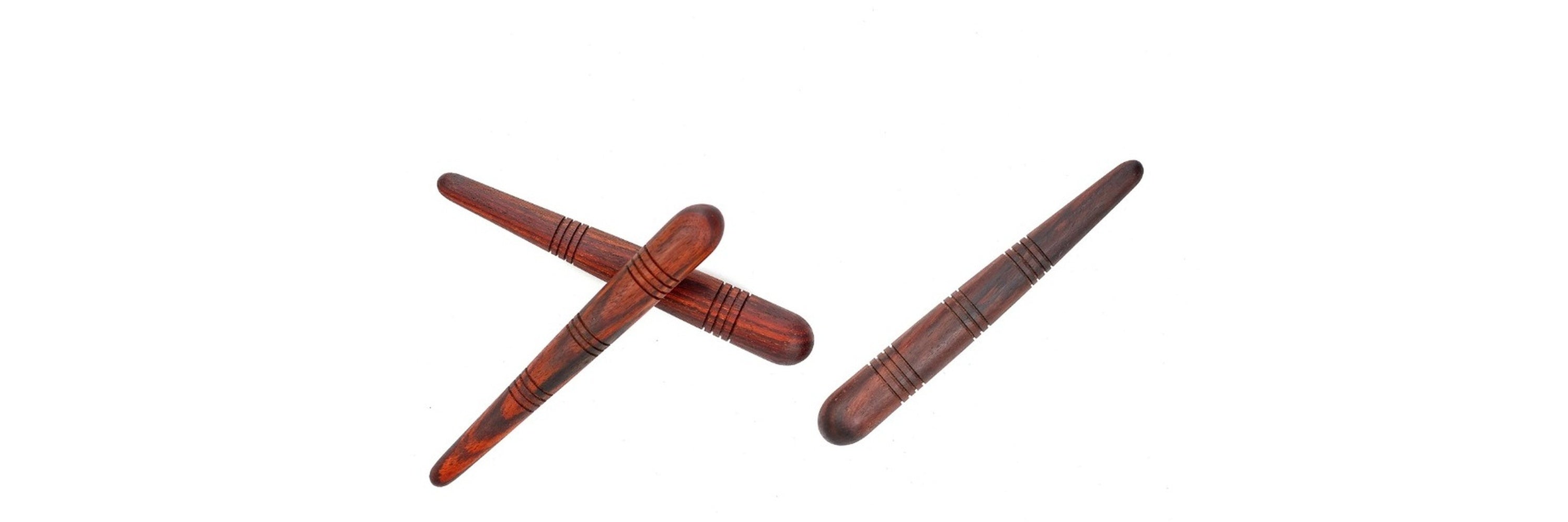 Massagestäbchen aus Mahagoni-, Rosen- und Teakholz