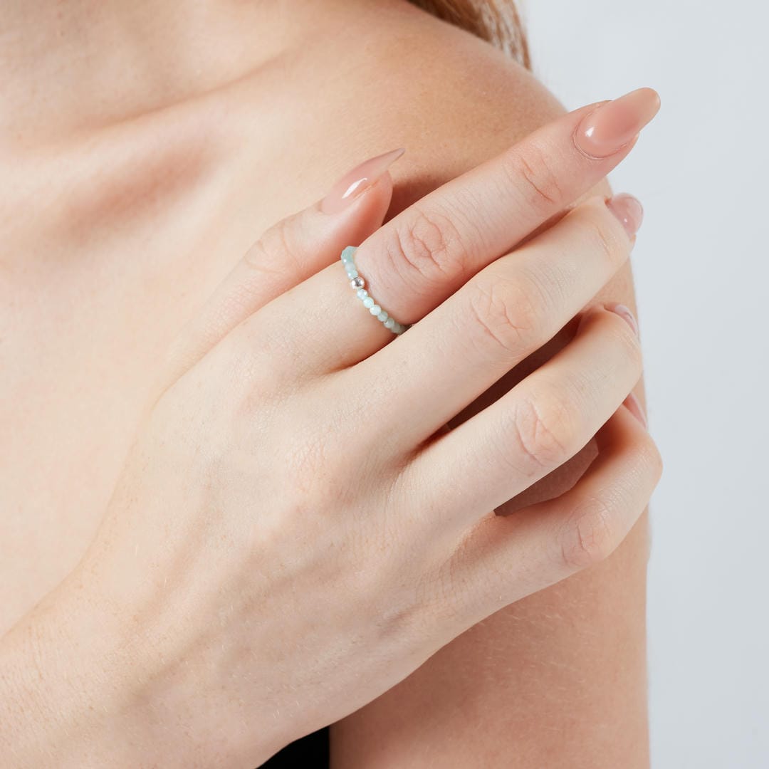 Mini Perlenring facettiert Aquamarin – Leichtigkeit & innere Ruhe