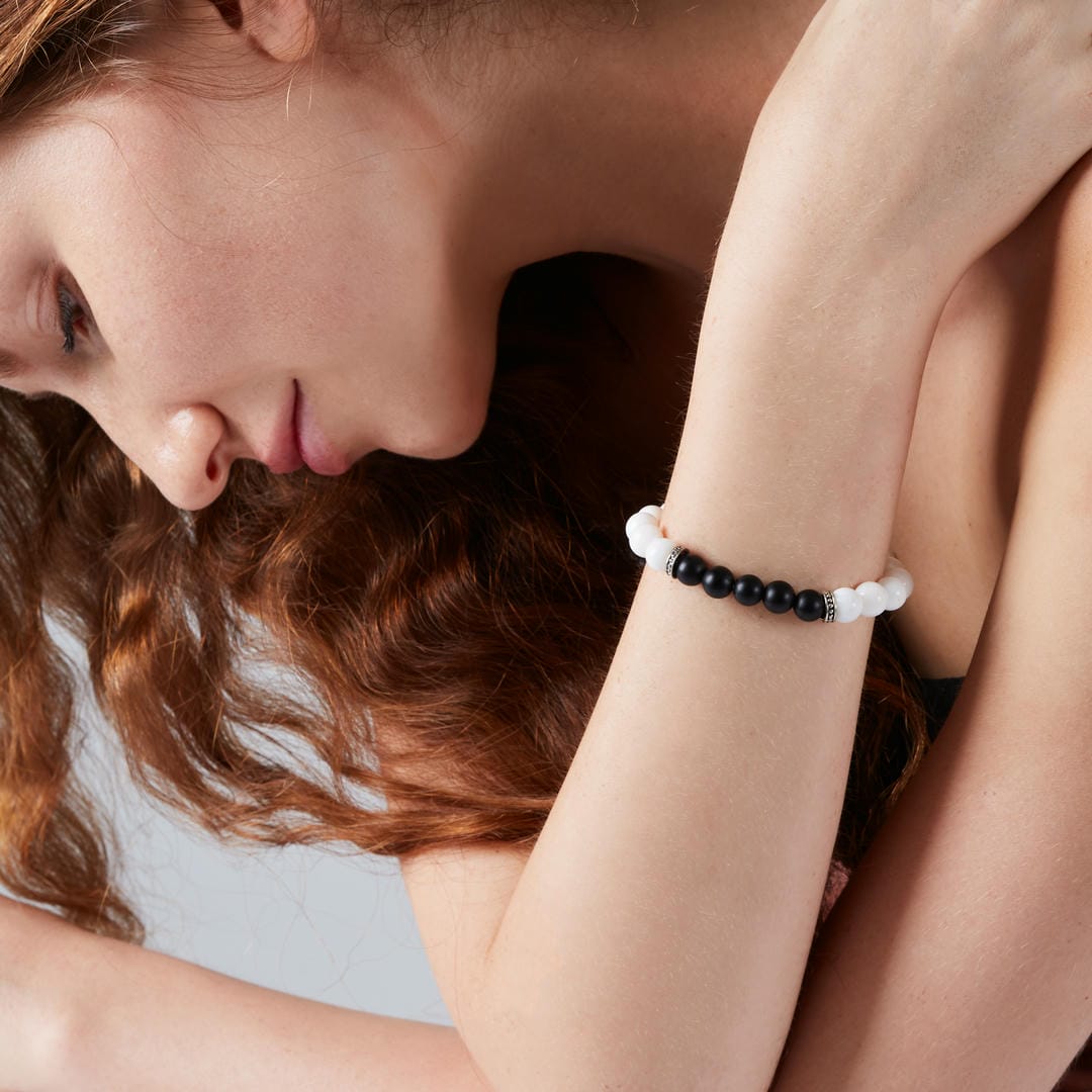 Kraftarmband Onyx und Weißer Achat – Schutz & innere Stärke