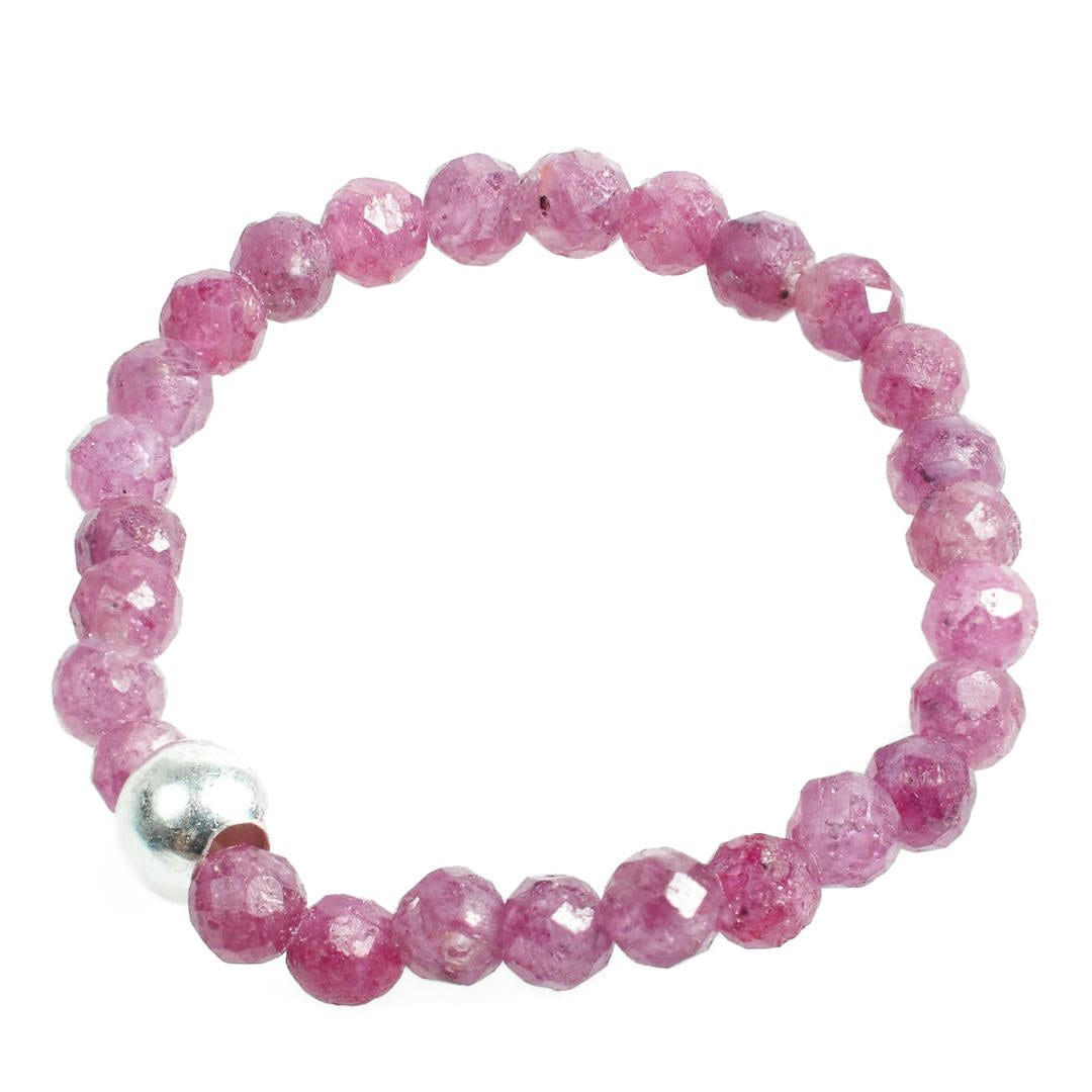 Mini Perlenring facettiert Rubin – Leidenschaft & Lebenskraft